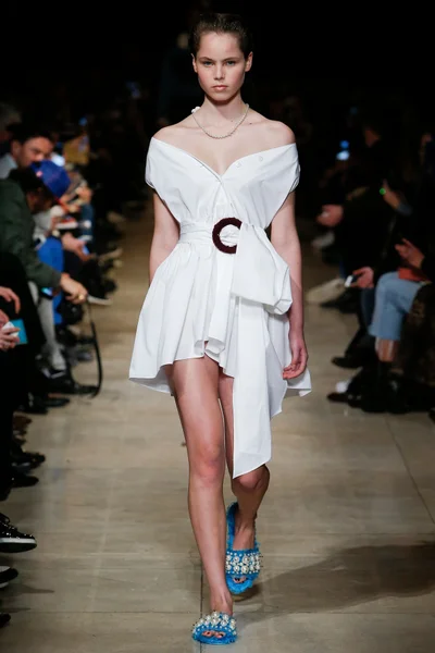 Look 4